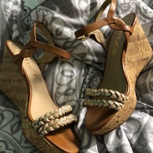 Unisa Wedges